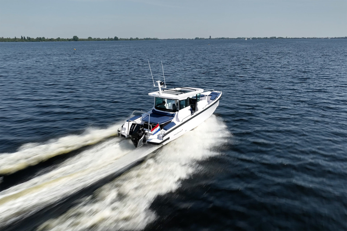 Axopar 29 XC Cross Cabin