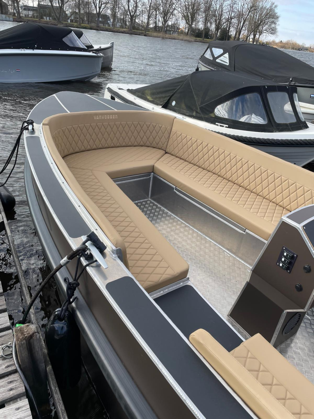 Van Vossen 650 plugin E-tender vaarklaar elektrisch