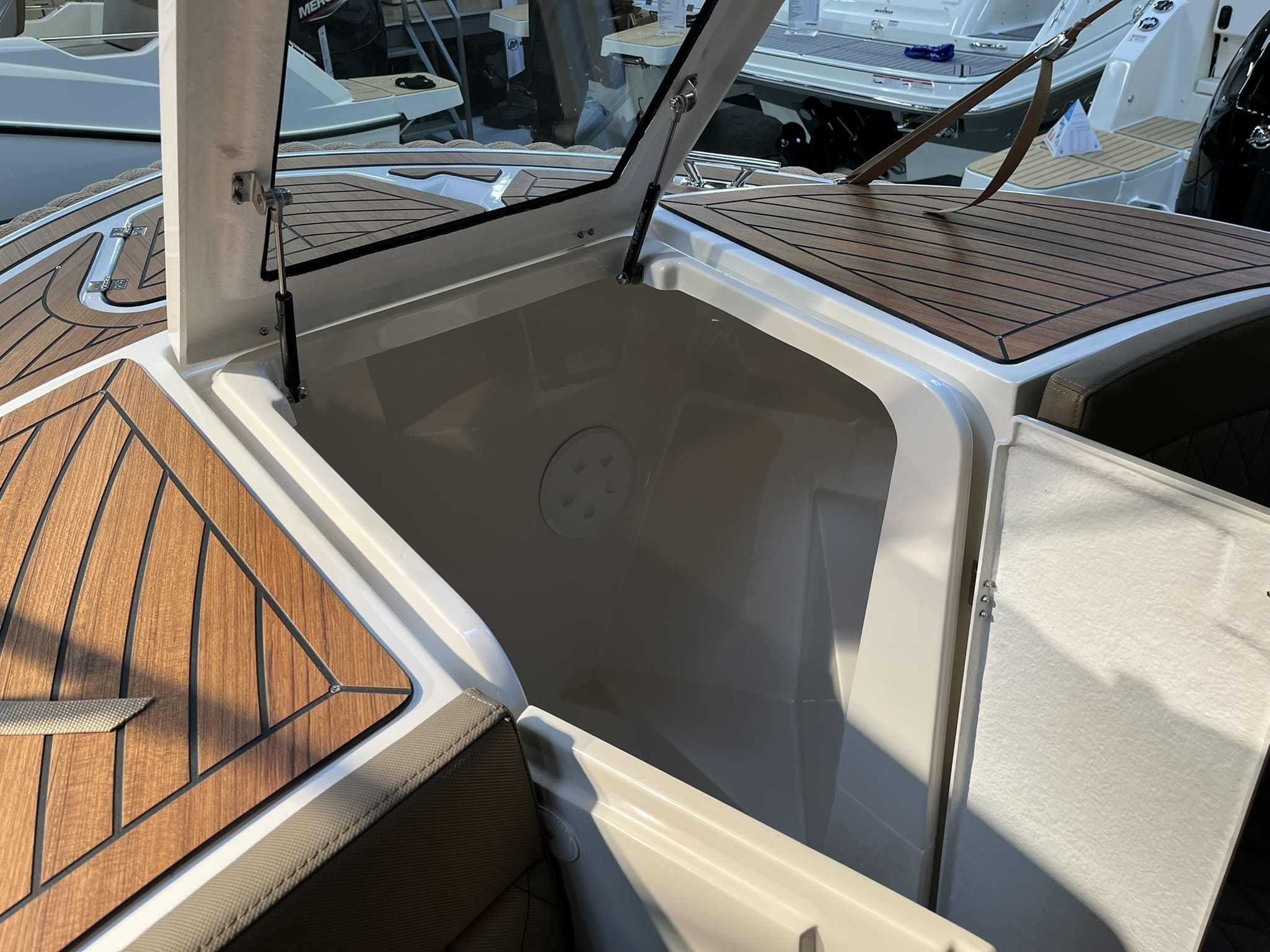 Oud-huijzer 740 Tender