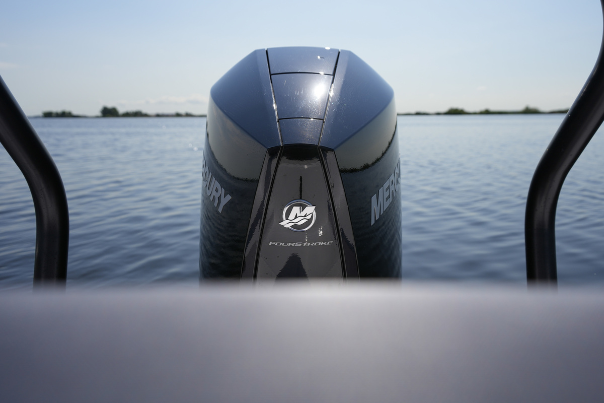 Axopar 25 Cross Bow & Cross Top