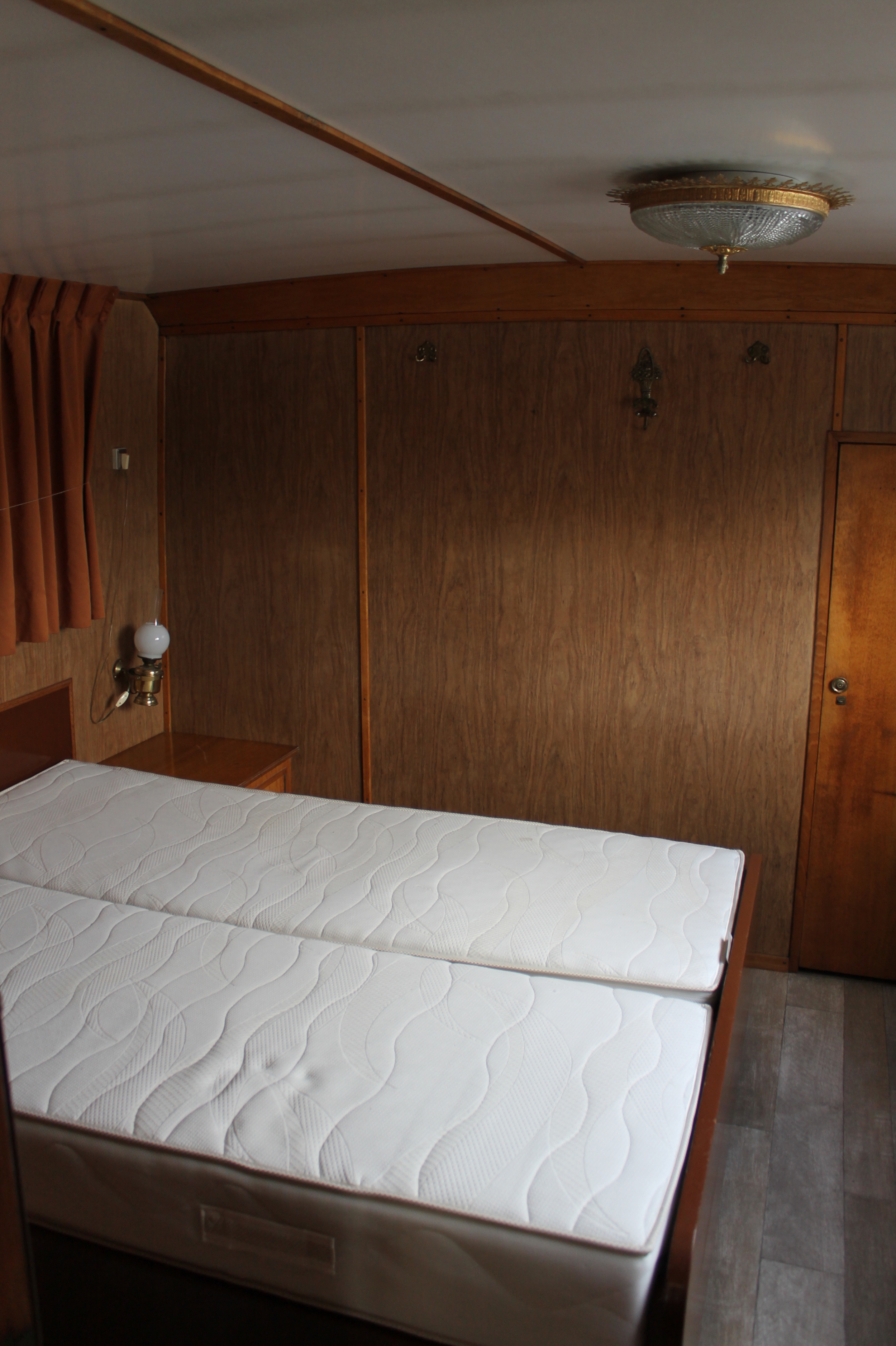 Tjalk Varend Woonschip 19.99