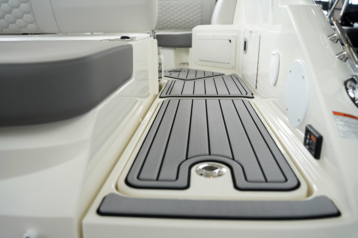 Sea Ray SDX 250