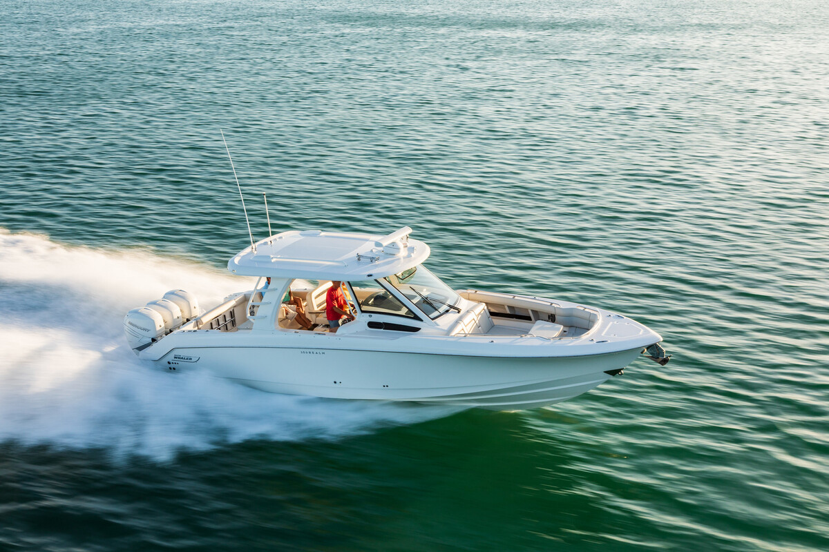 Boston Whaler 350 Realm