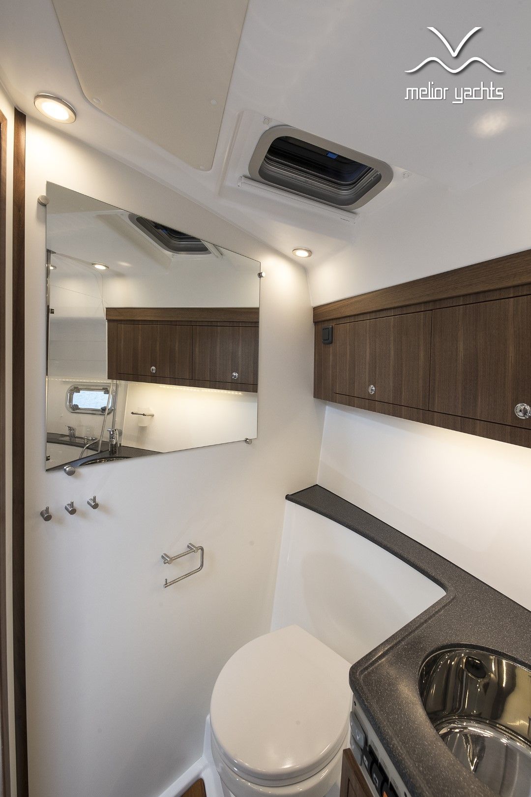 Saga 385 - Edition Walnut Interior