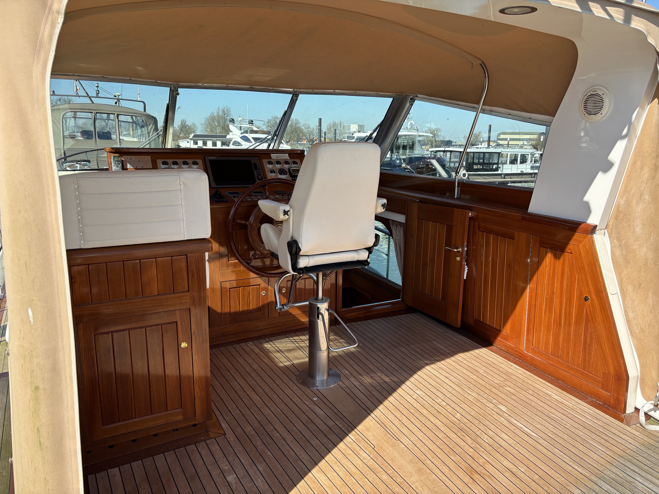 Super Van Craft 14.80 Cabrio Stabilizers