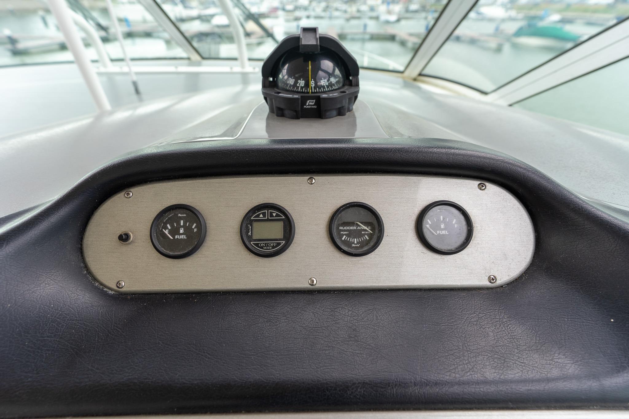 Cruisers Yachts 415 Express Motoryacht