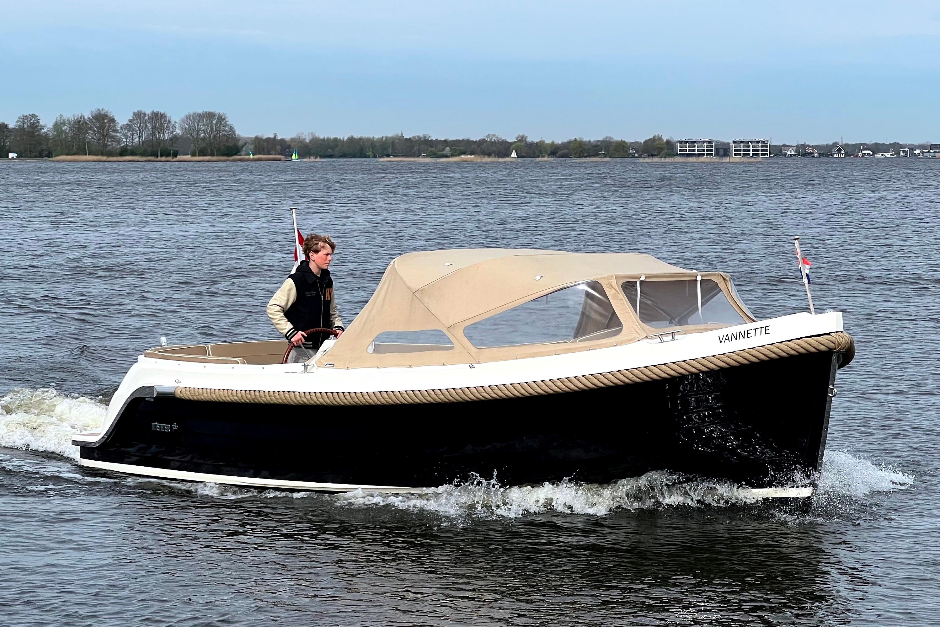 Interboat Intender 780 hoofdfoto: 1