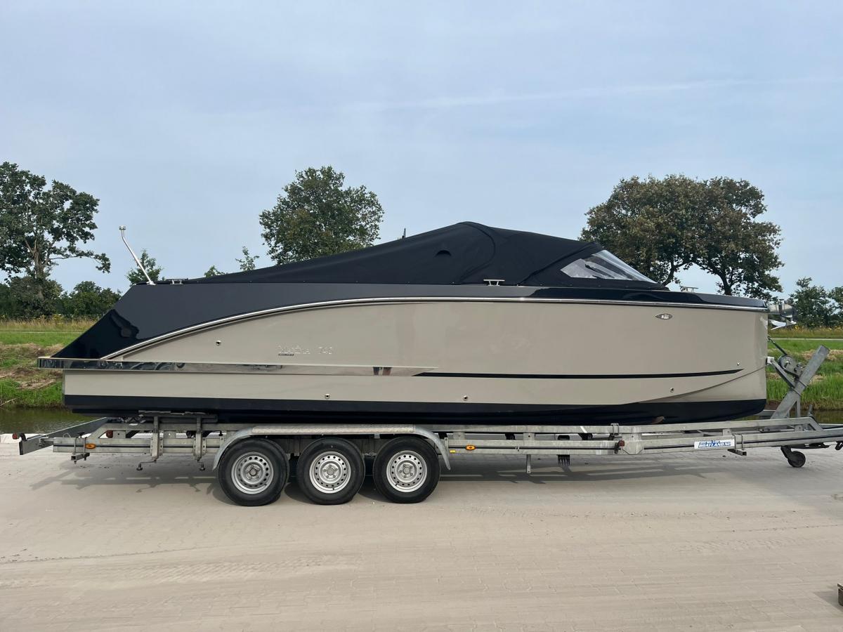 Maxima 740 Tender