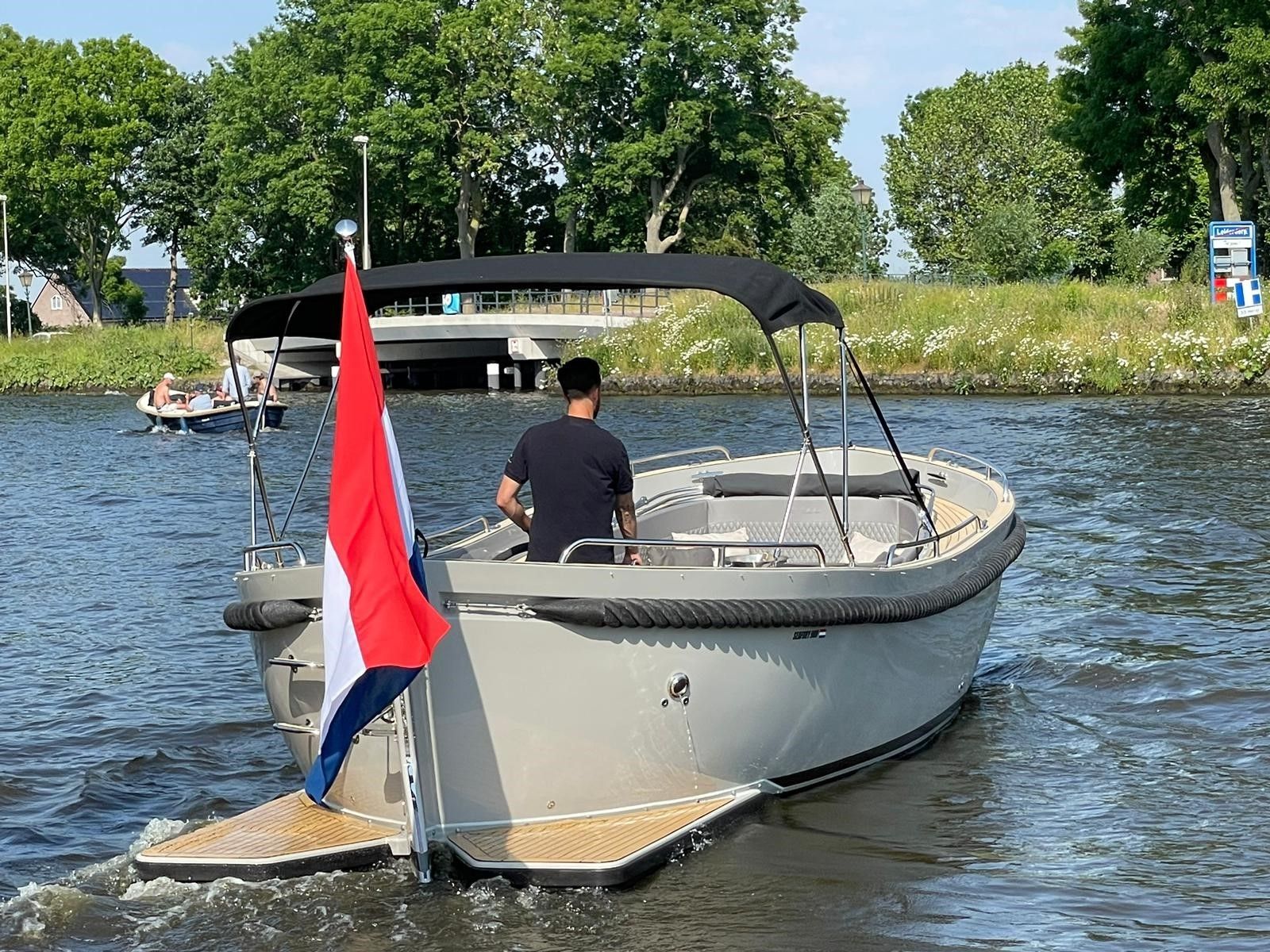 Seafury 900 Soft-top