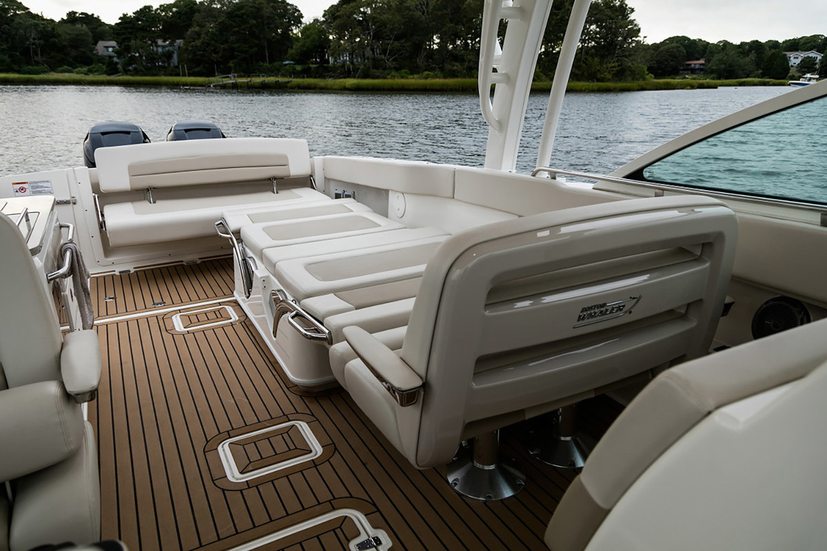 Boston Whaler 320 Vantage