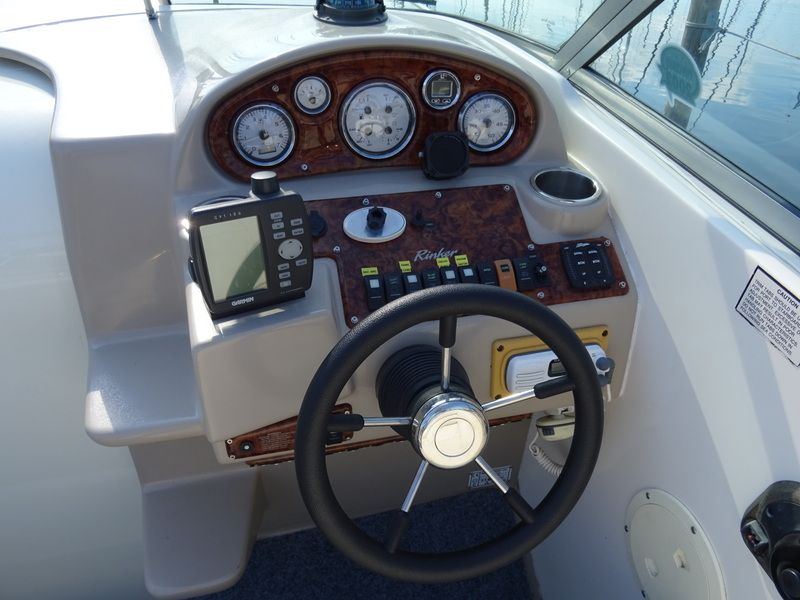 Rinker 250 Fiesta Vee