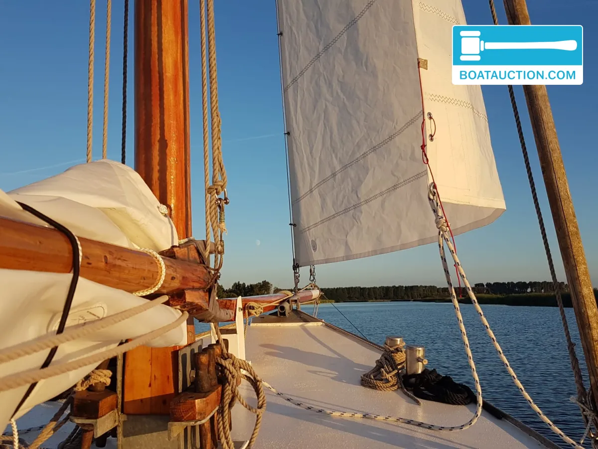 Falmouth Working Boat 690