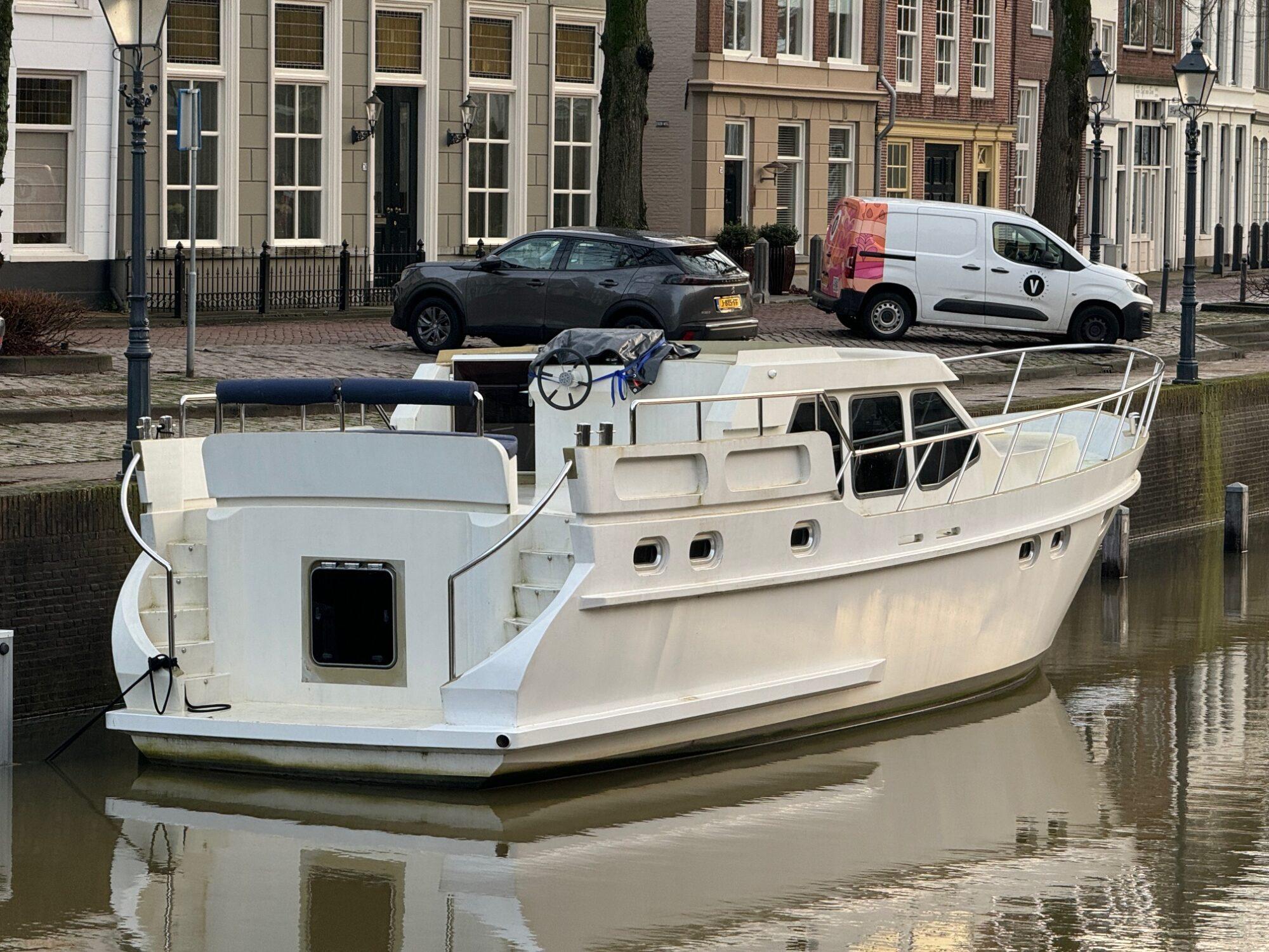 Van Vossen Van Vossen 12.80 AK