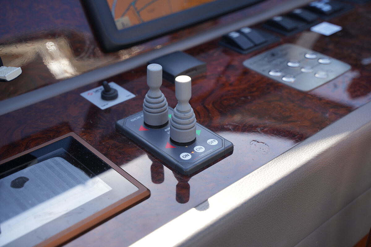 Linssen Grand Sturdy 410 AC Variotop met stabilisator