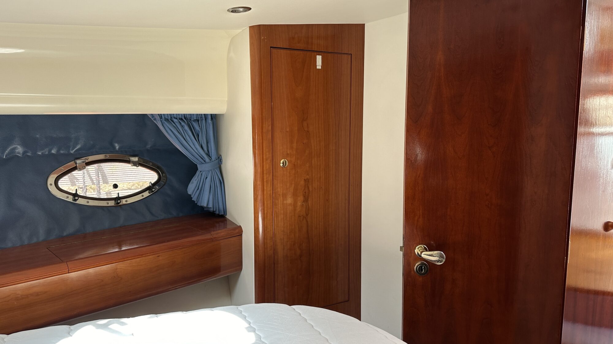 Fairline Phantom 40 Flybridge