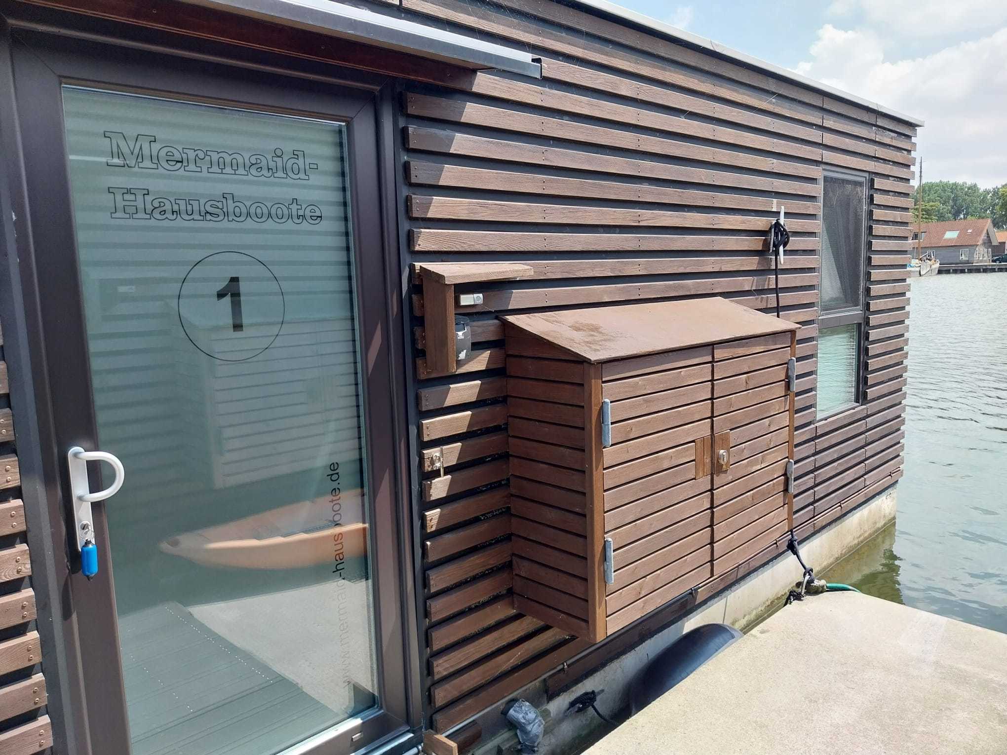 HT4 Houseboat Lelystad Ligplaats
