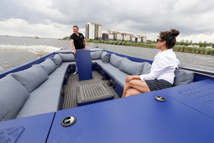 Triple X 800 DE GROOTSTE SLOEPENSHOWROOM VAN NEDERLAND