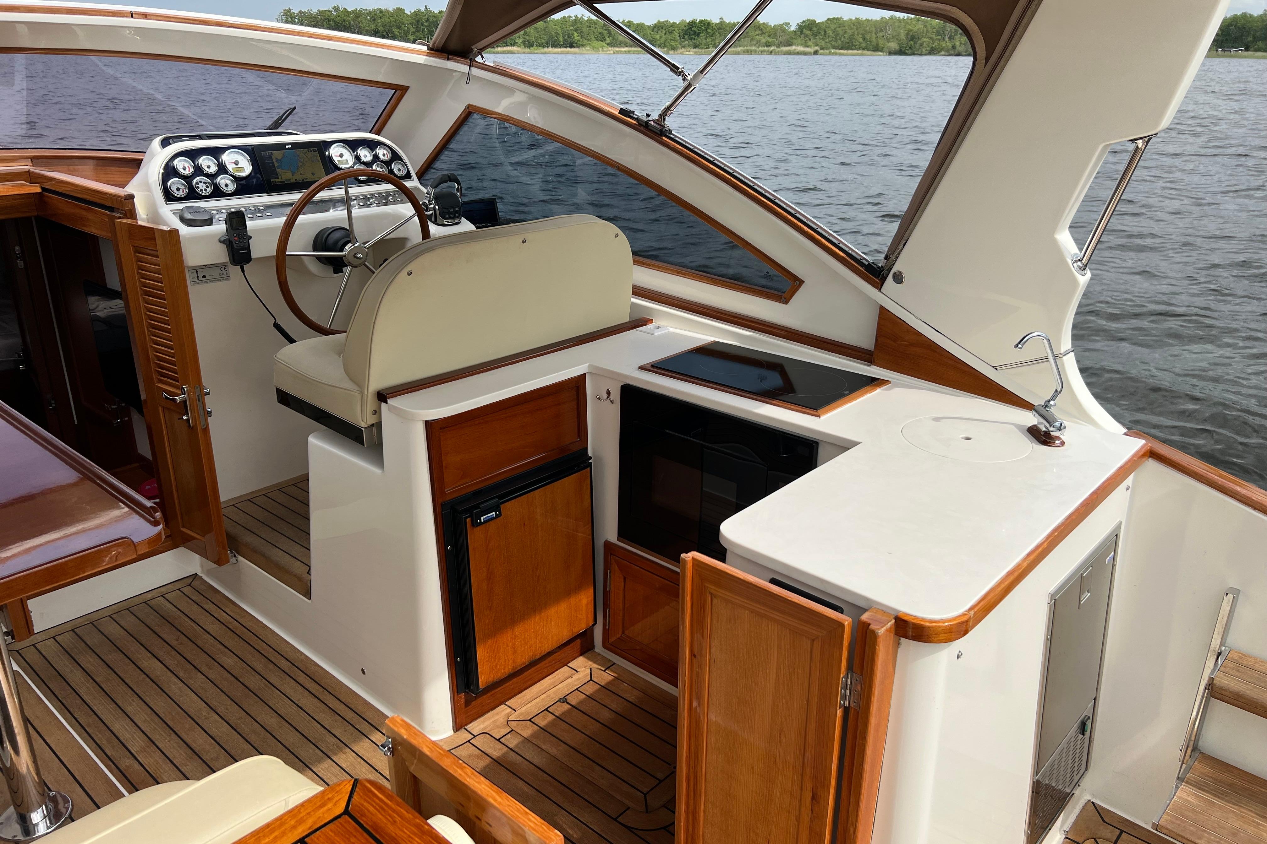 Long Island 40 Runabout