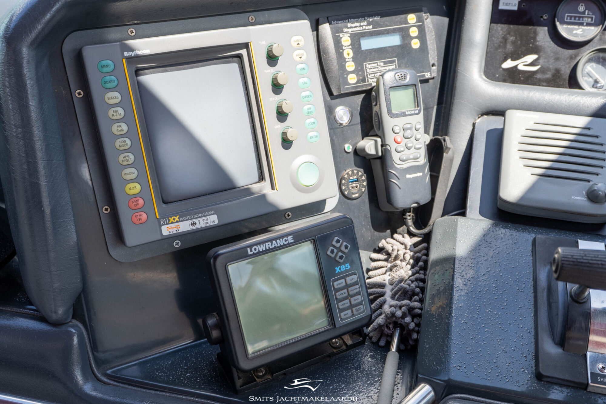 Sea Ray 370 Express Cruiser