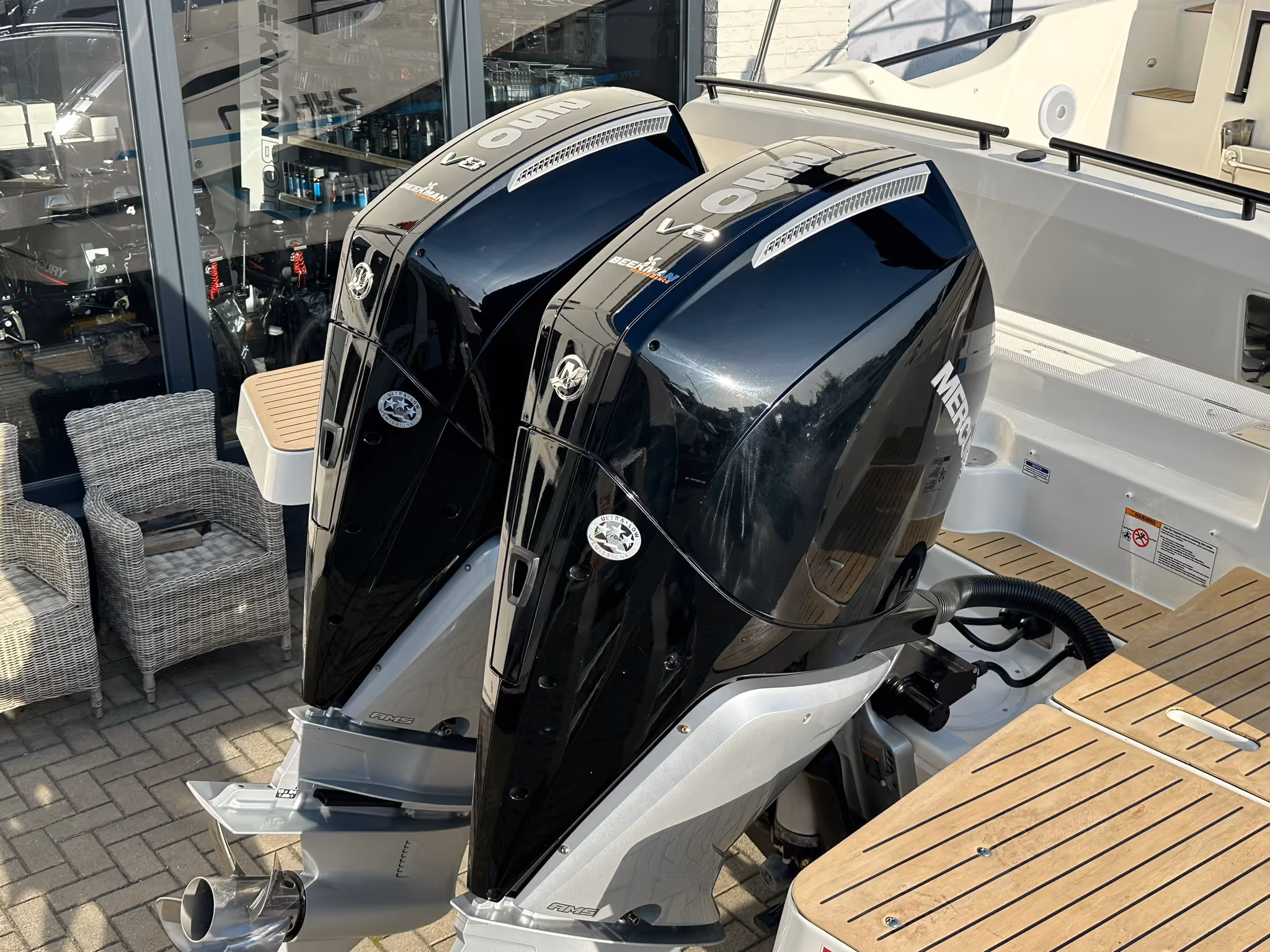 Quicksilver 875 Sundeck