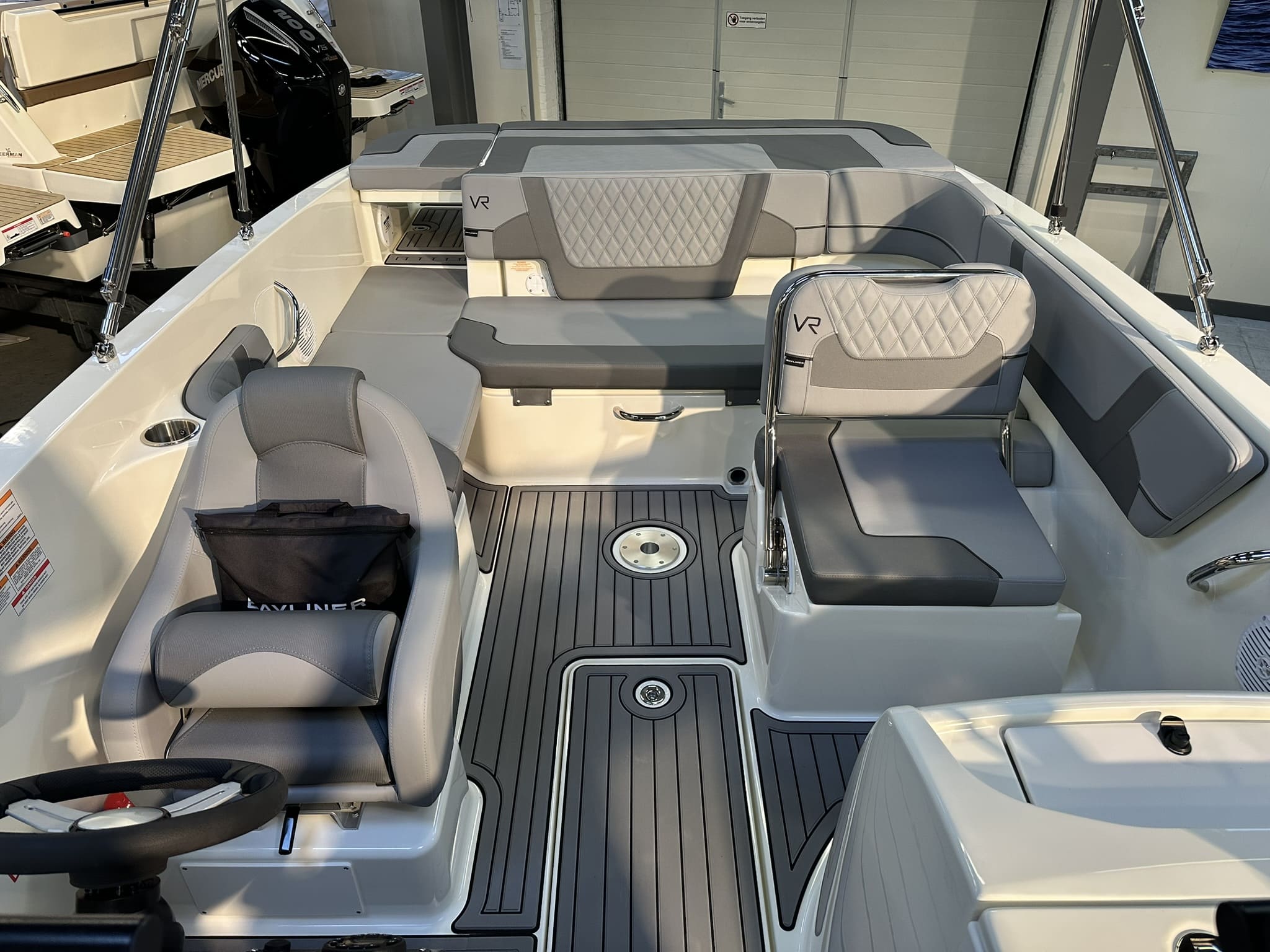 Bayliner VR6 Bowrider