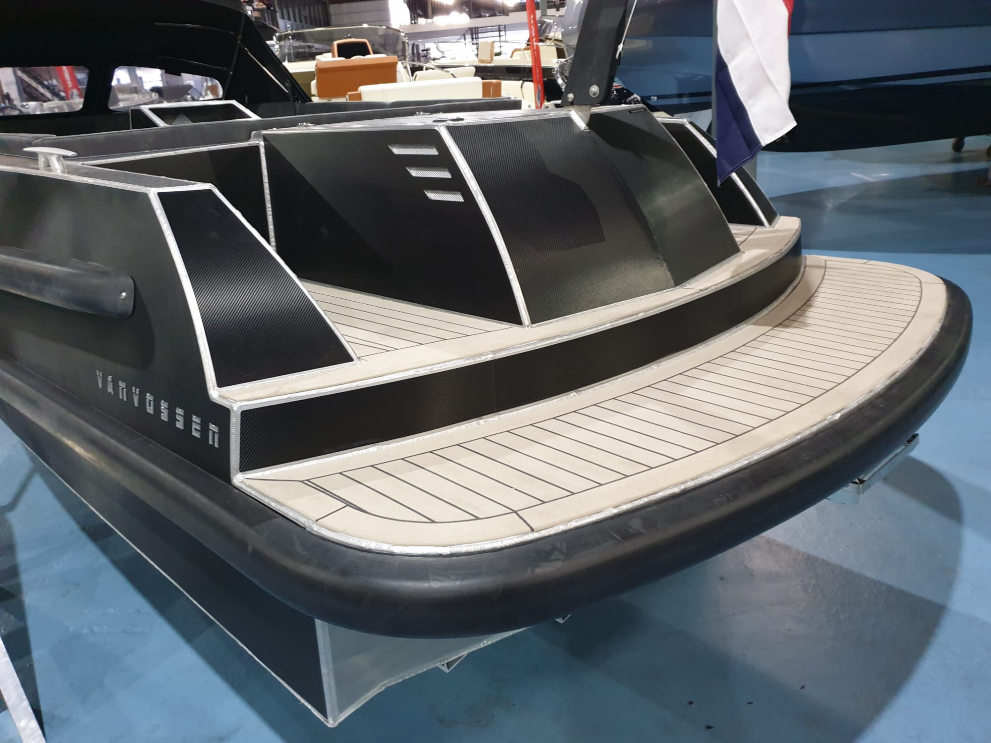 Van Vossen Tender 700 sport met Honda 100 pk op voorraad