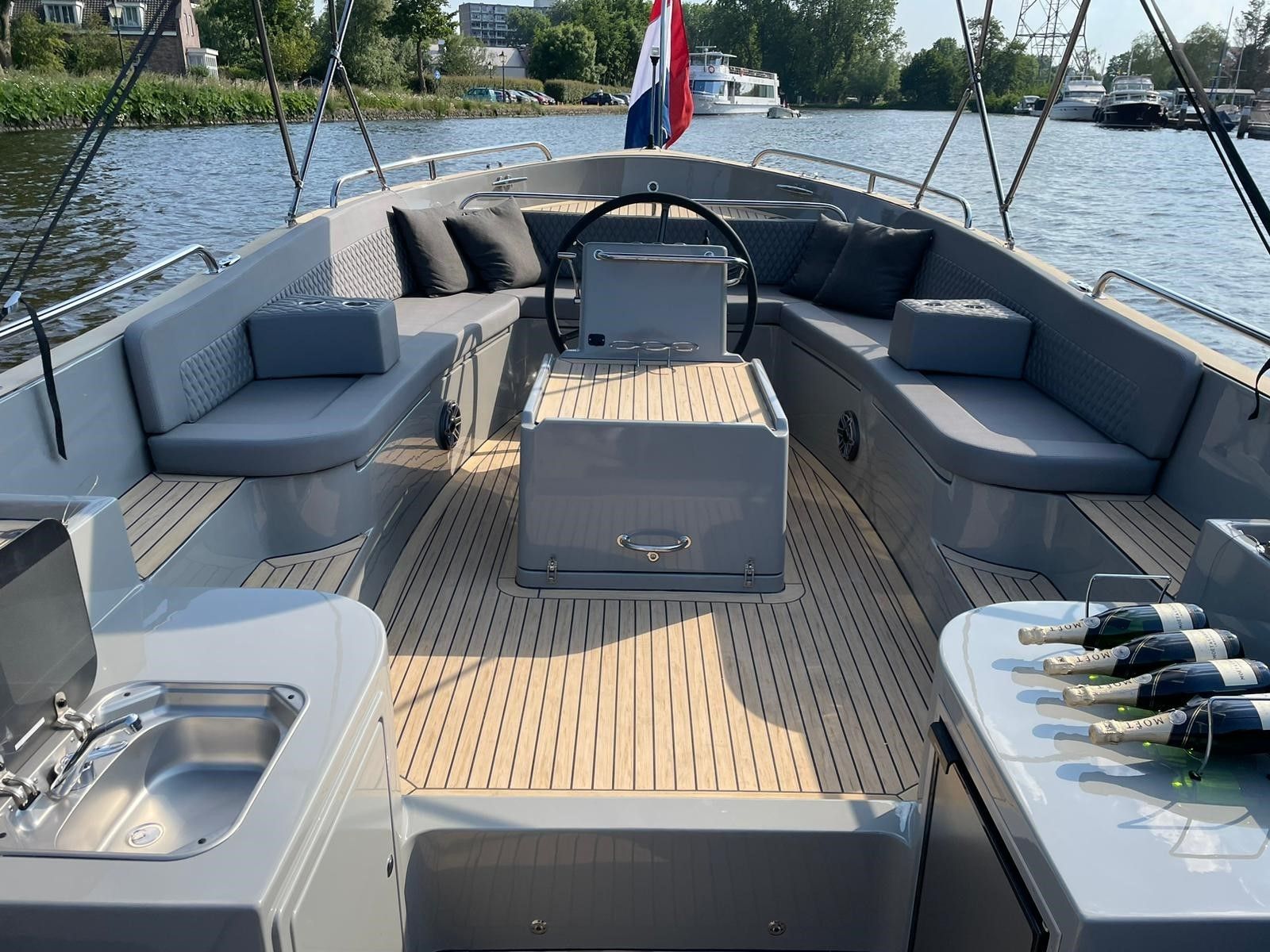 Seafury 900 Soft-top