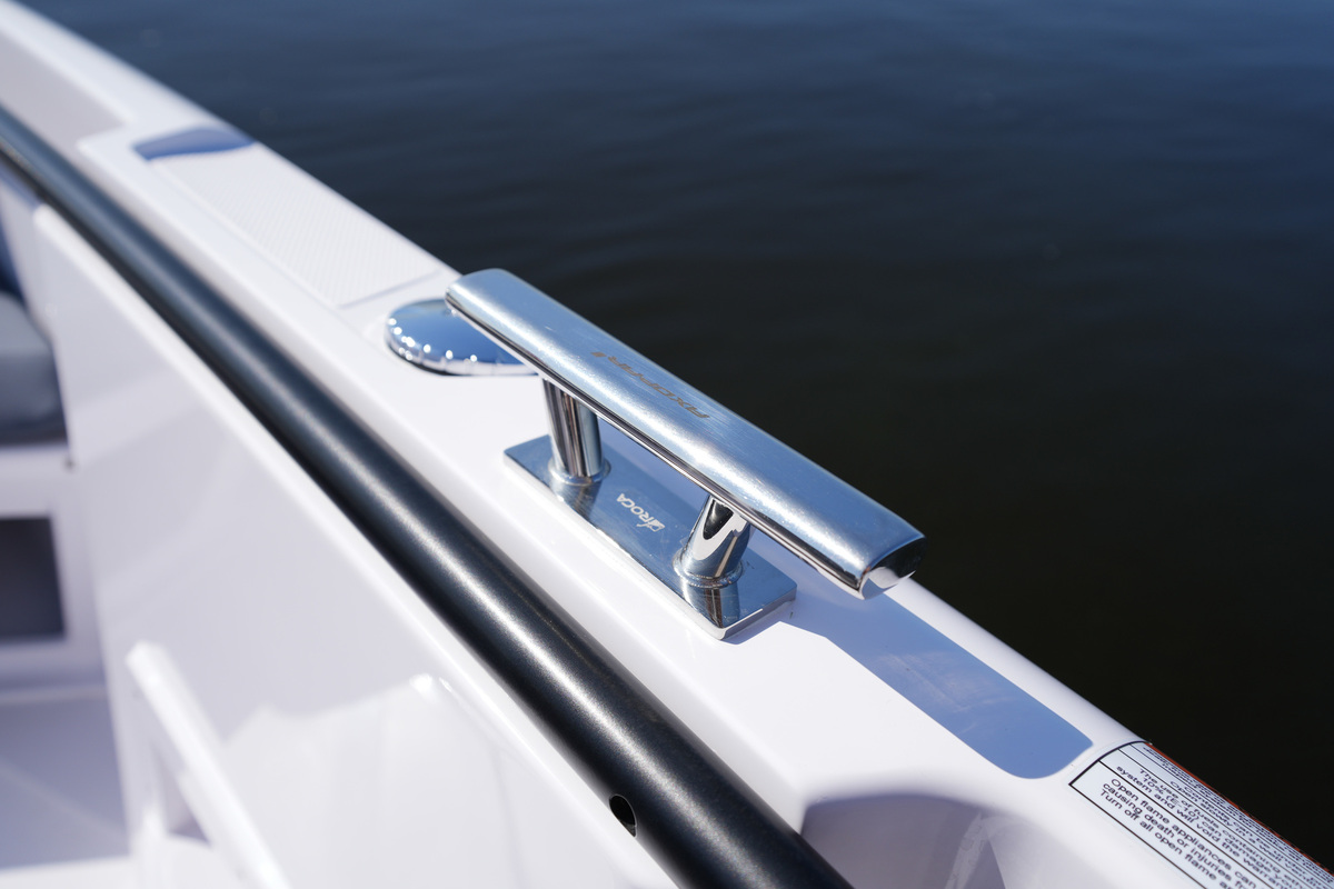 Axopar 25 Cross Bow & Cross Top