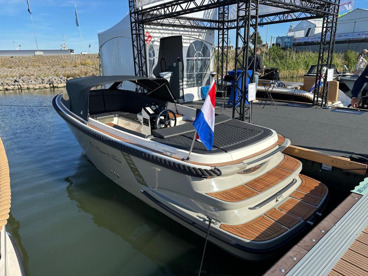 Oud Huijzer 650 Tender
