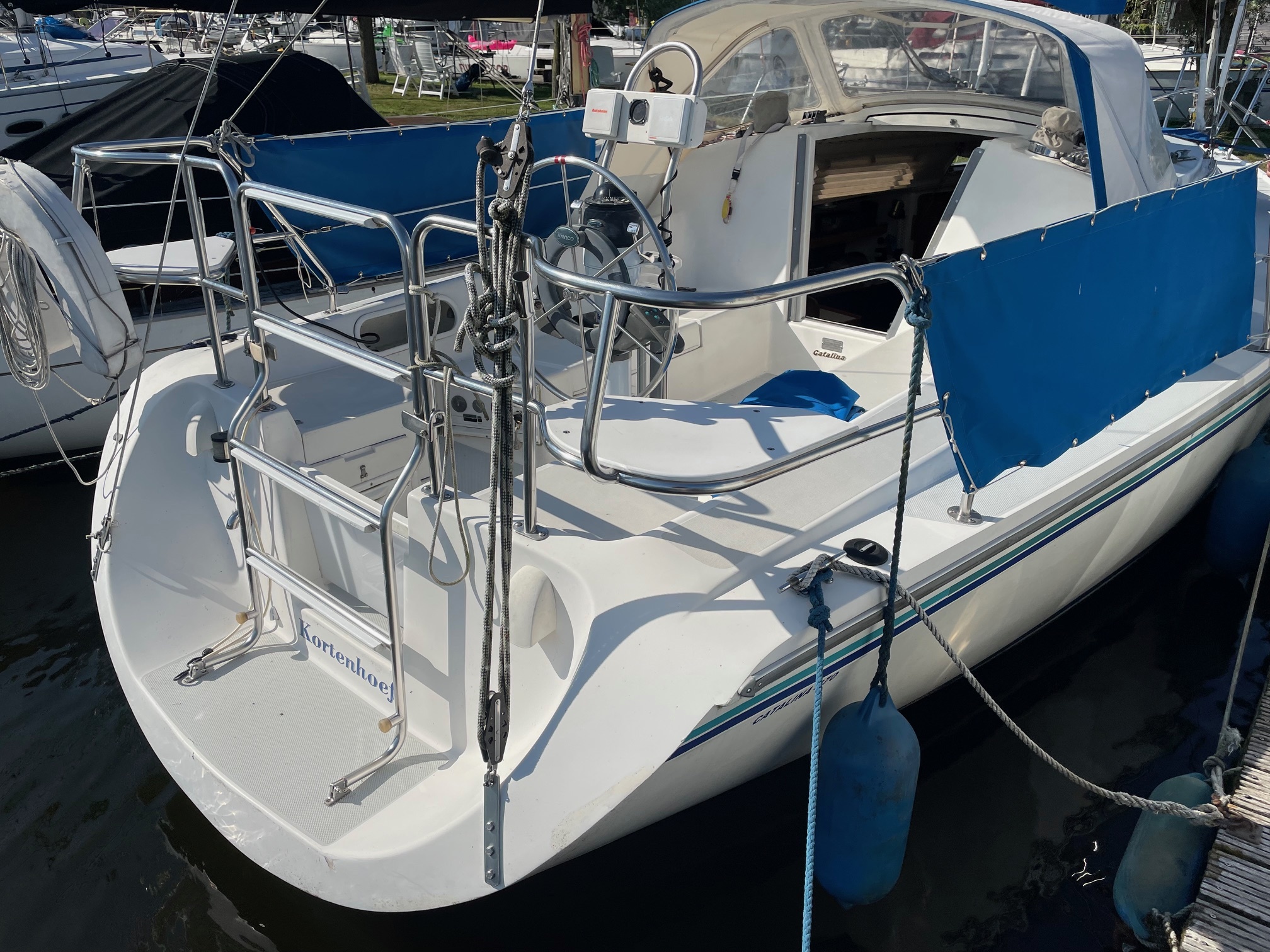 Catalina 270