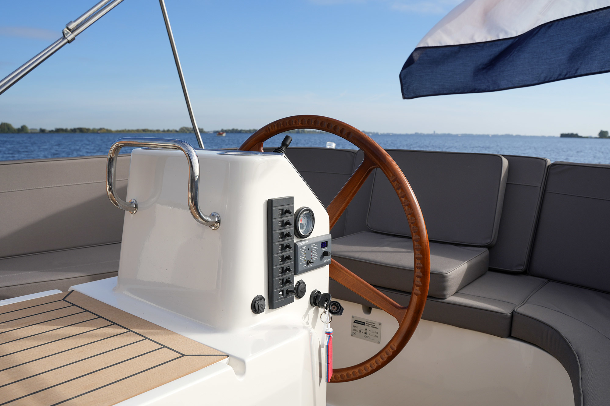 Interboat Intender 780