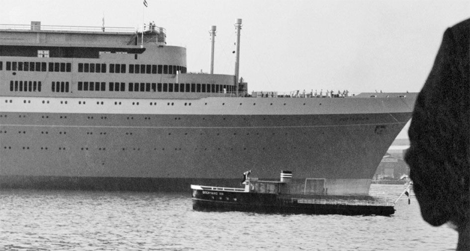 Dockyard 13, Motor tender