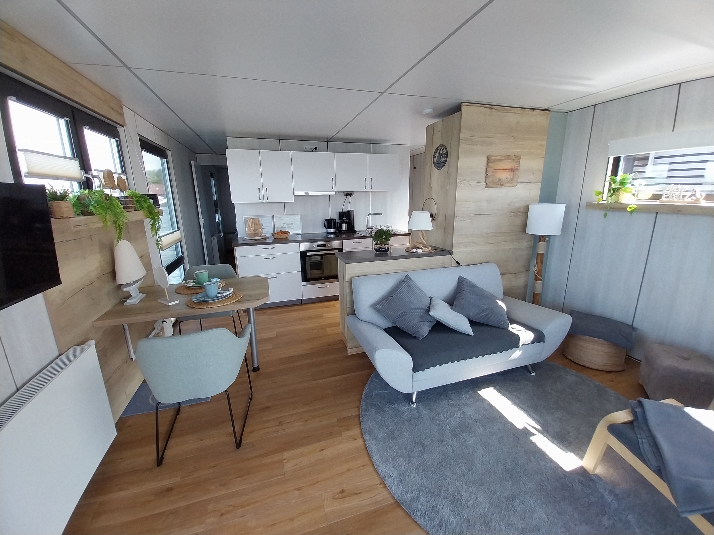 HT4 Houseboat Lelystad Ligplaats