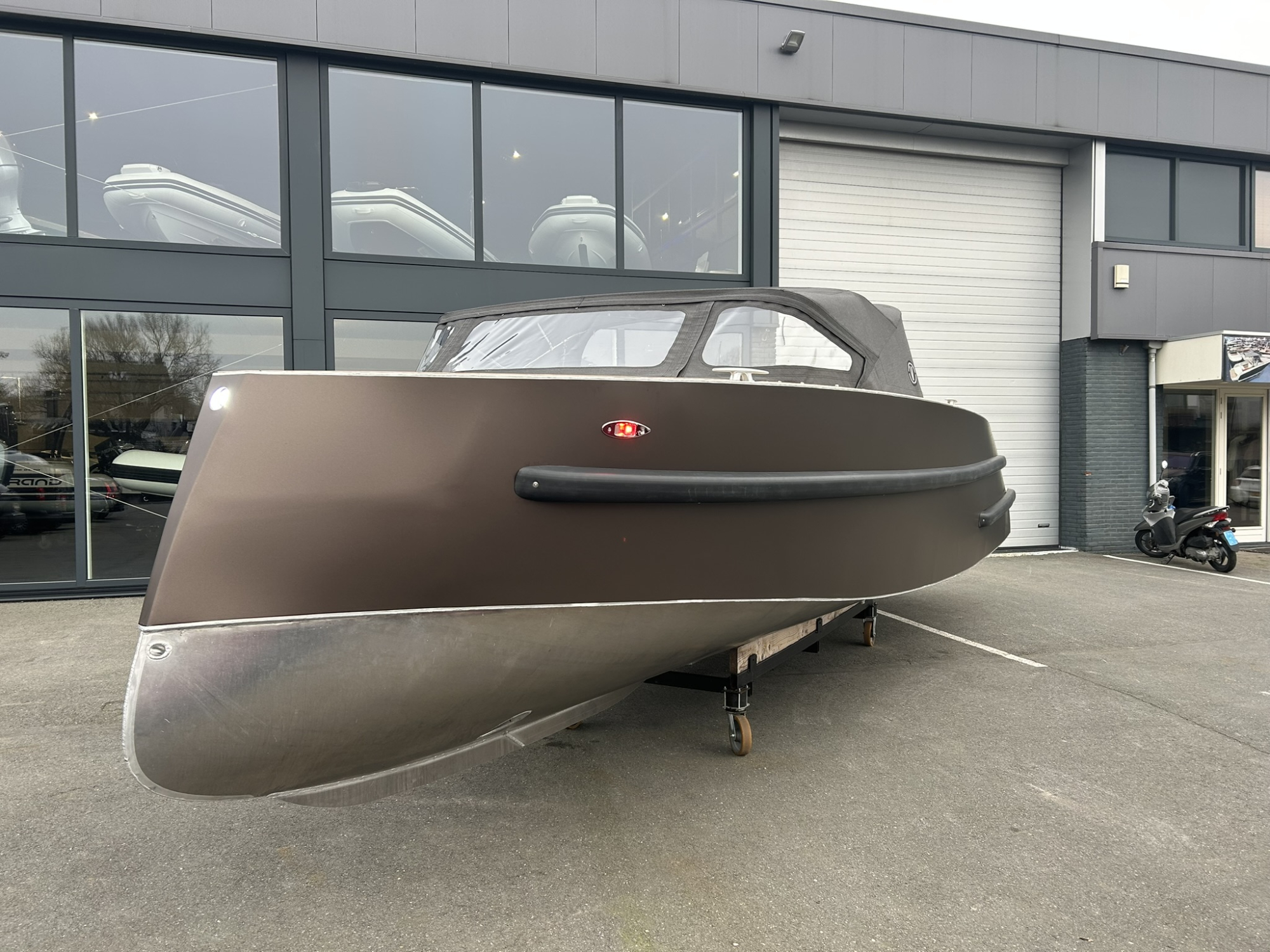 Van Vossen Tender 888 sport op voorraad