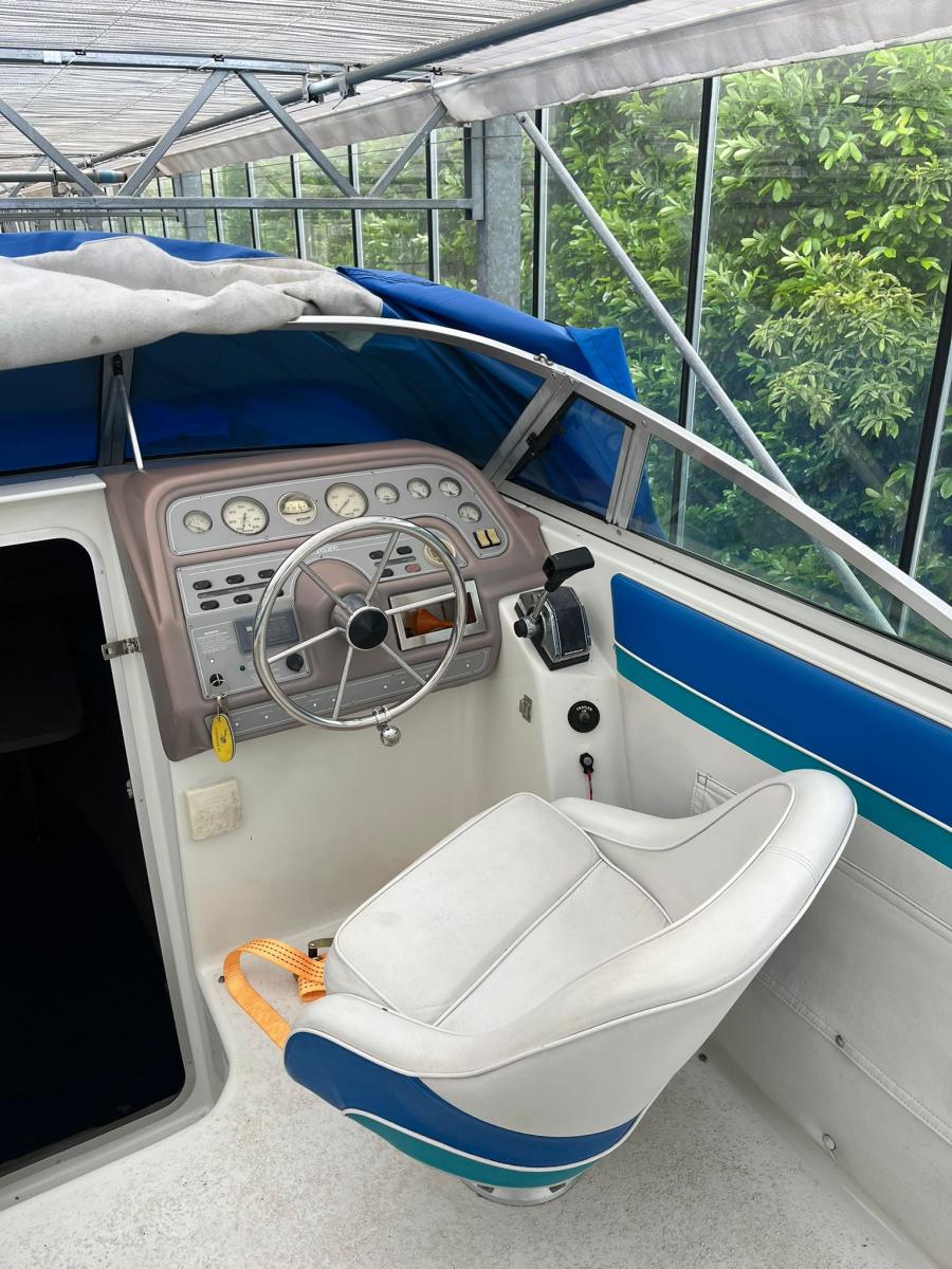 Rinker 260 FIESTA FEE