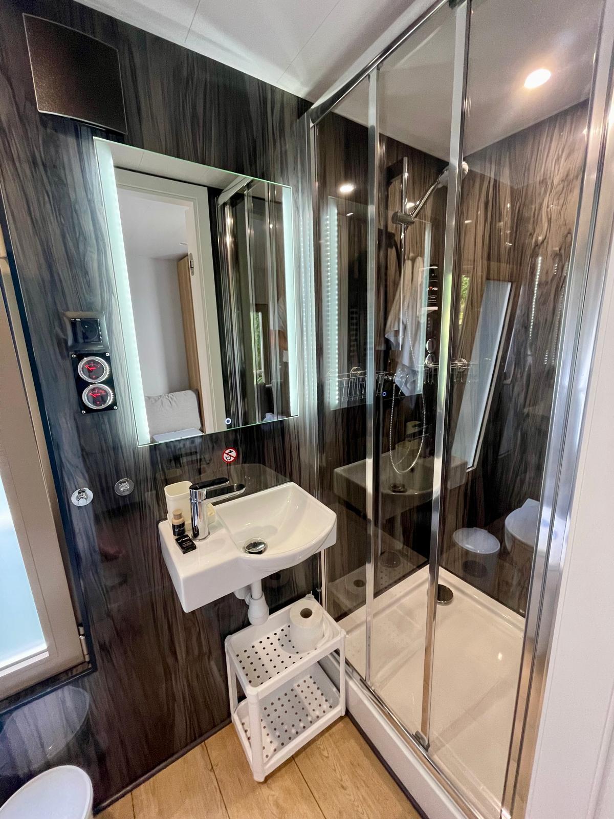 La Mare Houseboat STB 3.0