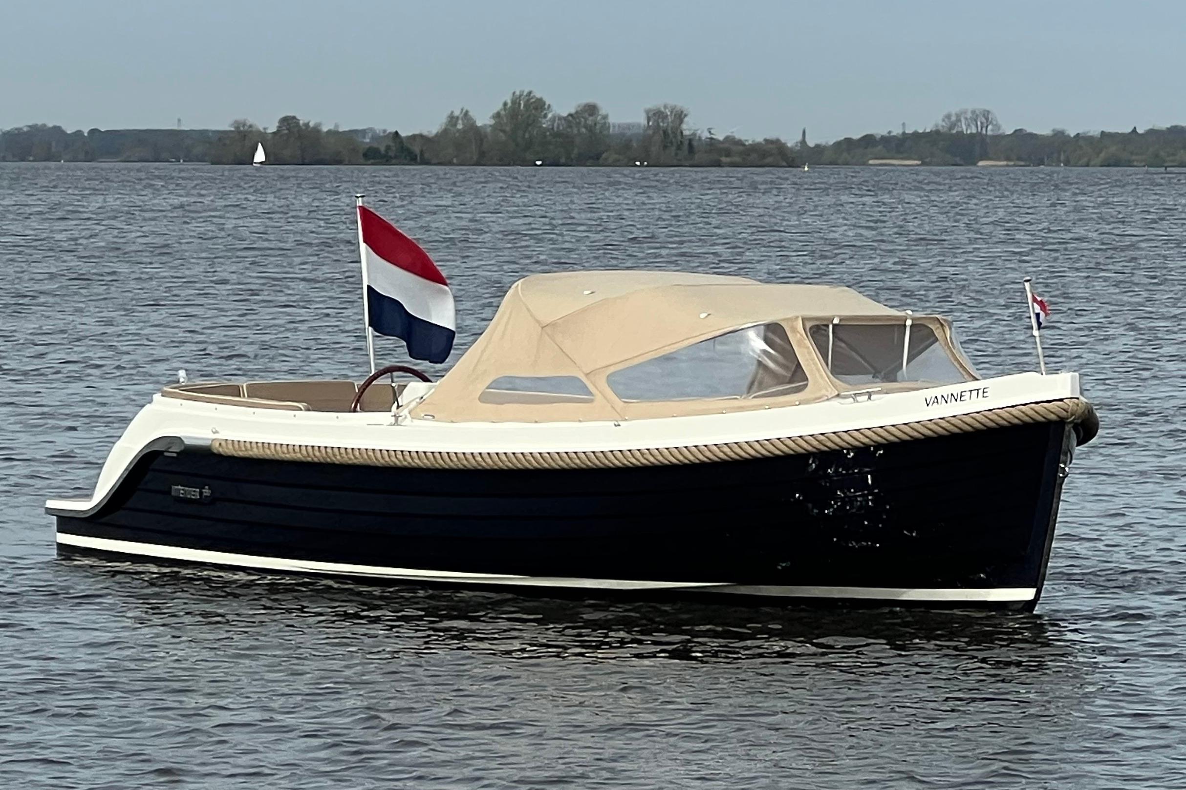 Interboat Intender 780