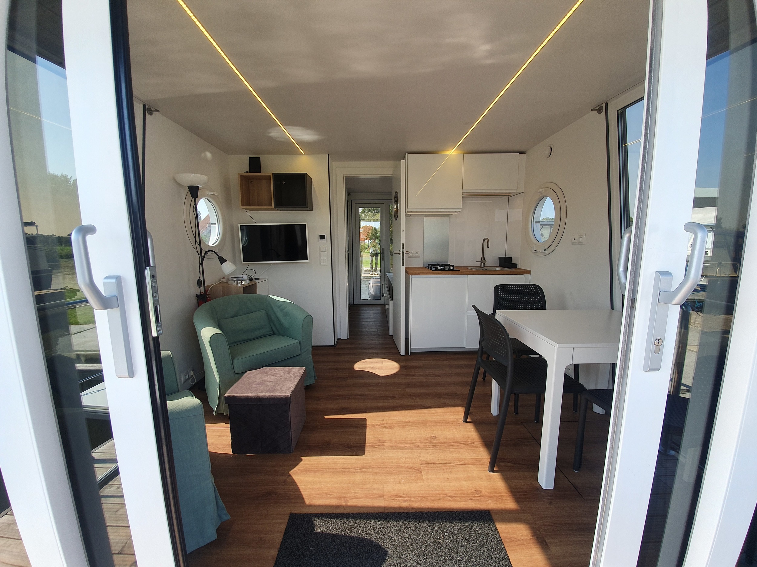 La Mare Houseboats Apartboat M - NEW La Mare Houseboats Apartboat M - NEW