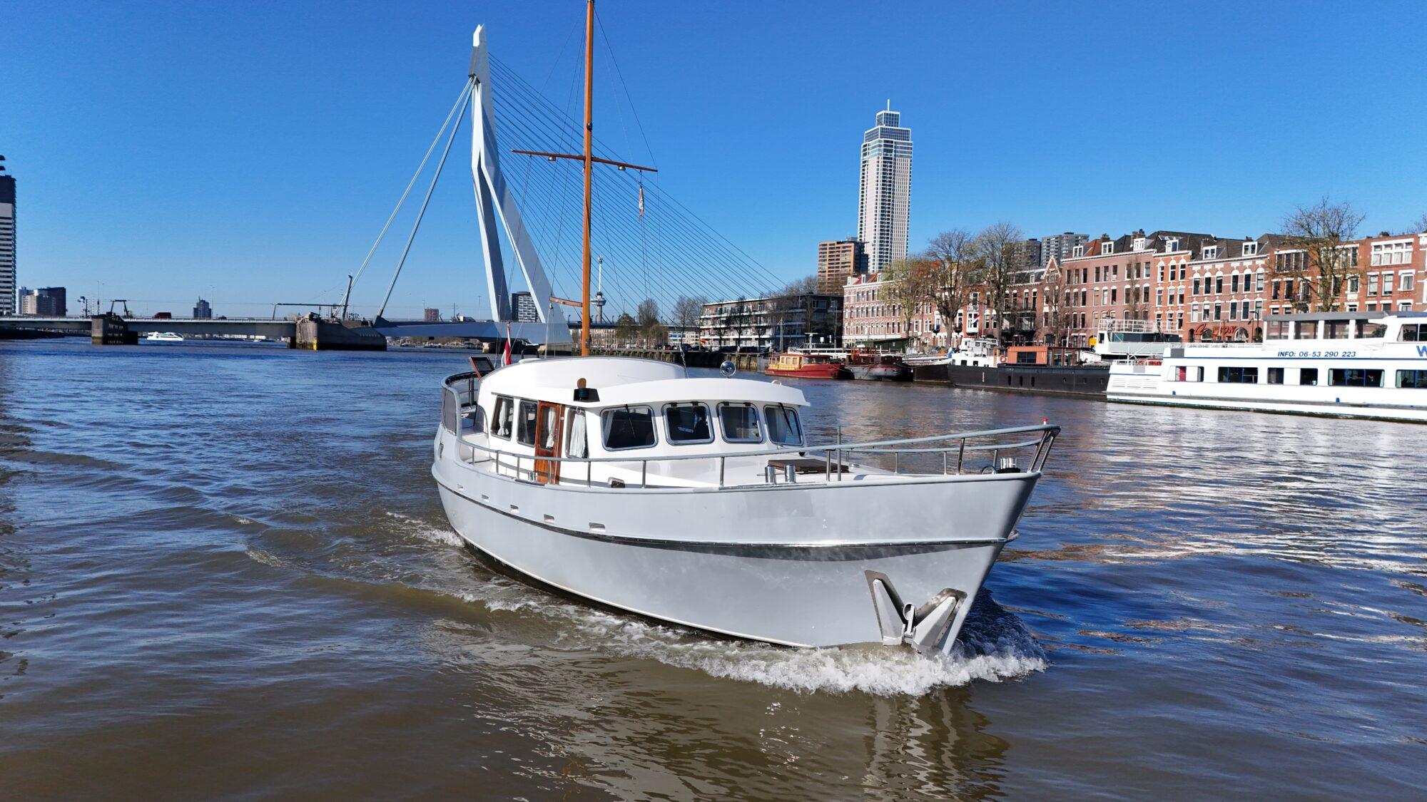 Pieter Beeldsnijder Pieter Beeldsnijder Rondspantkotter 12.85 AK