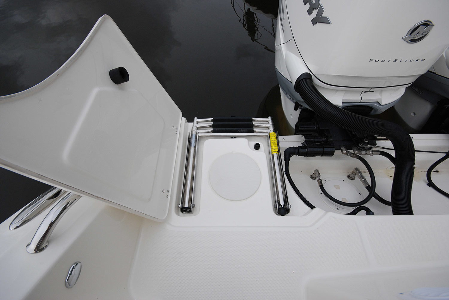 Boston Whaler 330 Outrage