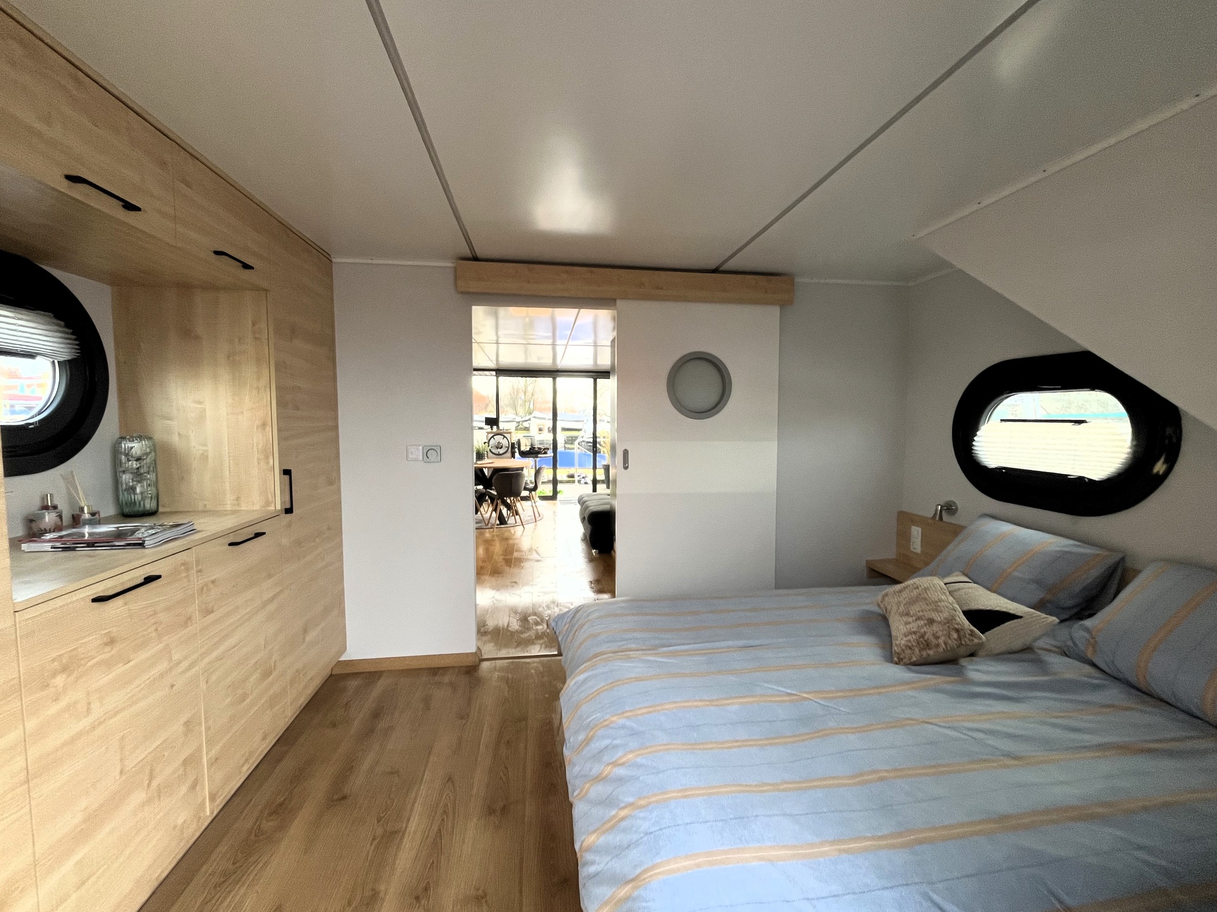 Campi 400 Houseboat (special 1 Sleepingroom))