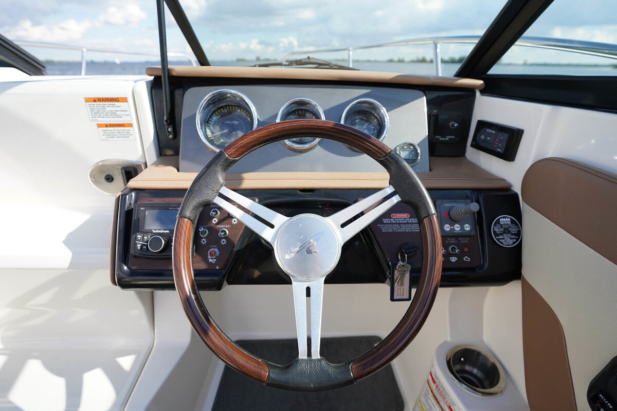 Sea Ray Sun Sport 230