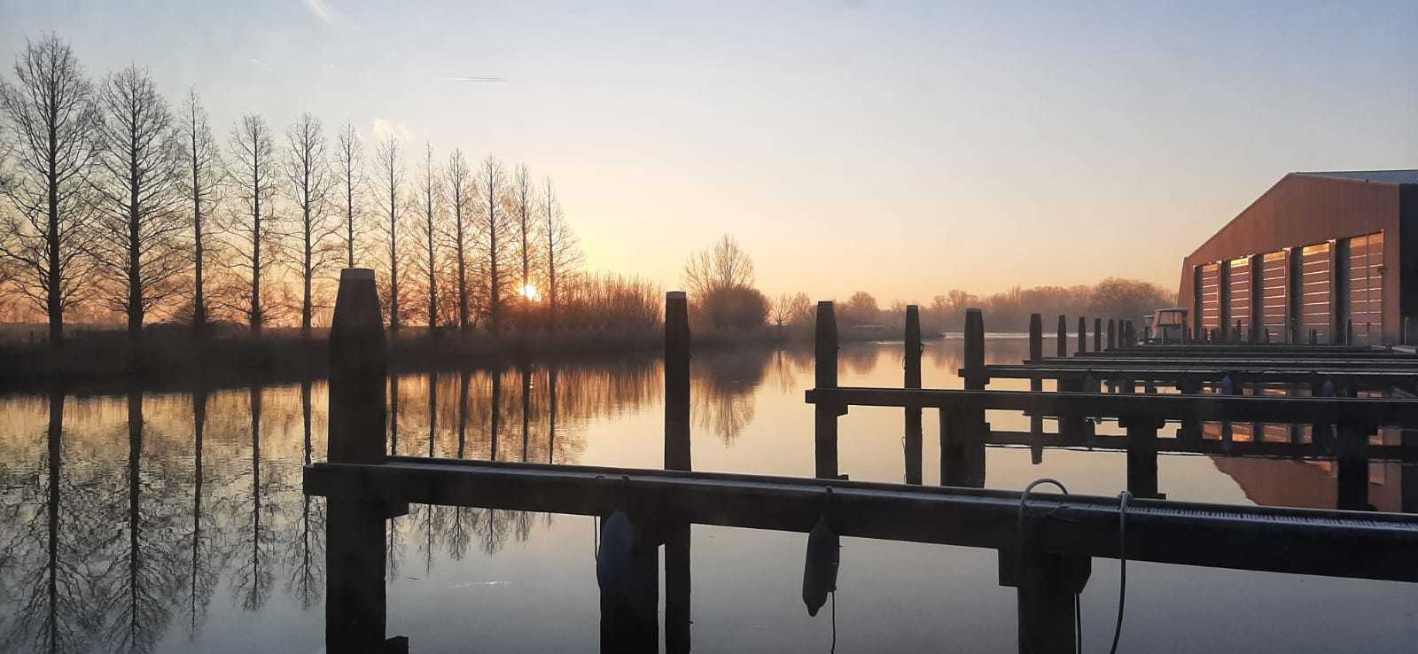 Campi 400 Per Direct Irnsum Ligplaats (Houseboat)