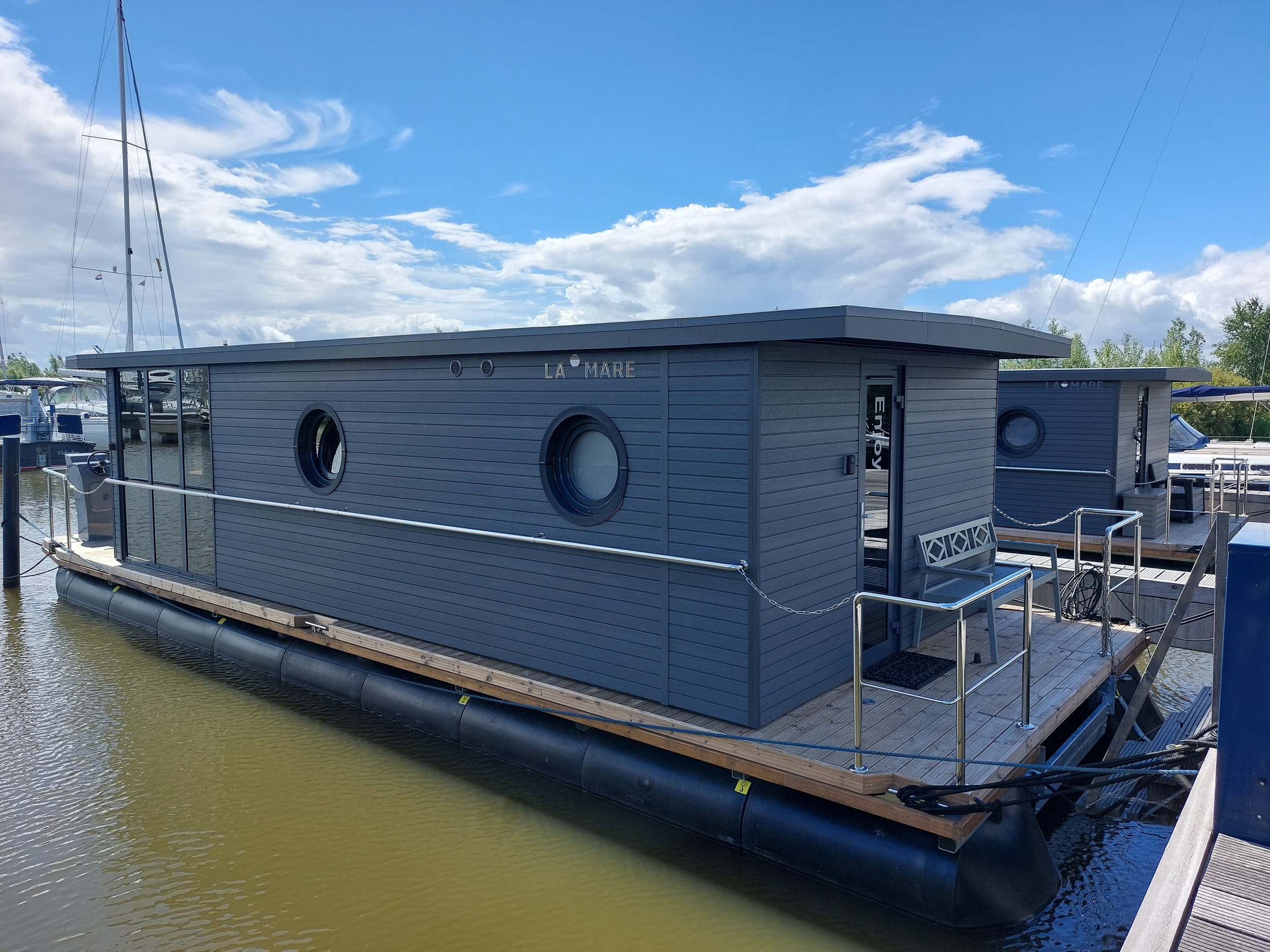 La Mare Houseboat Apartboat L Long