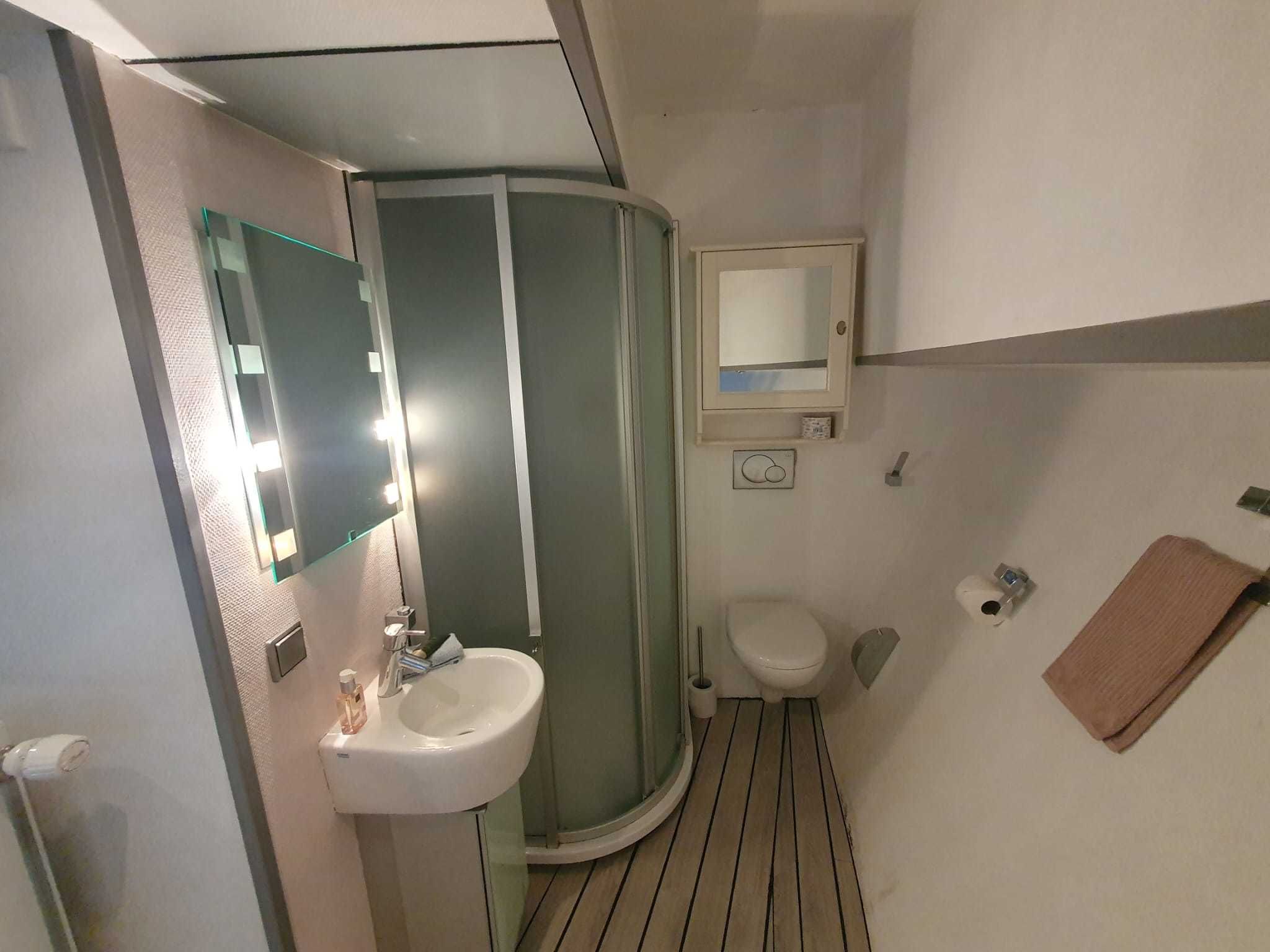 Jacabo 2300 ( Varend Woonschip )