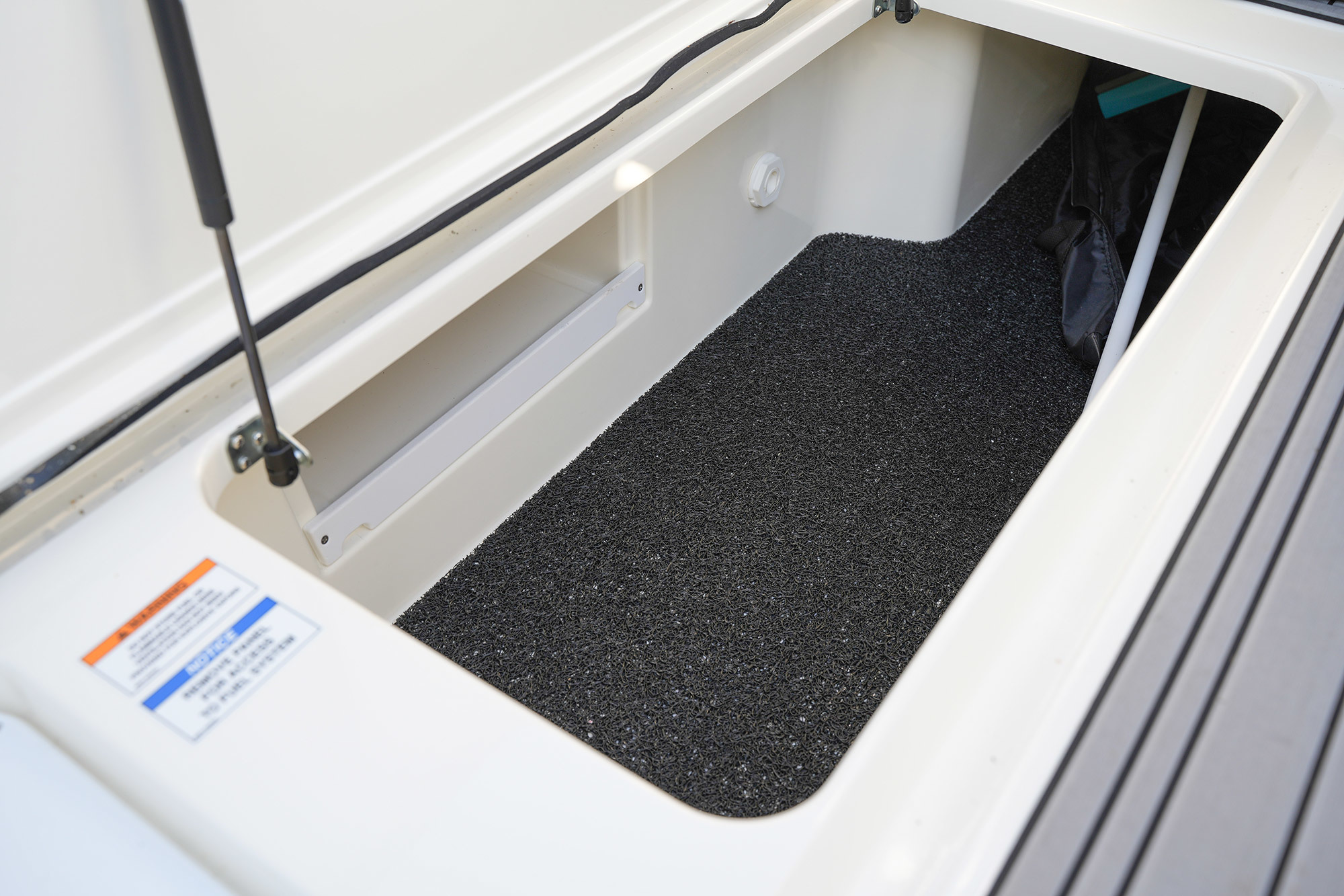 Sea Ray SPX 230 Outboard