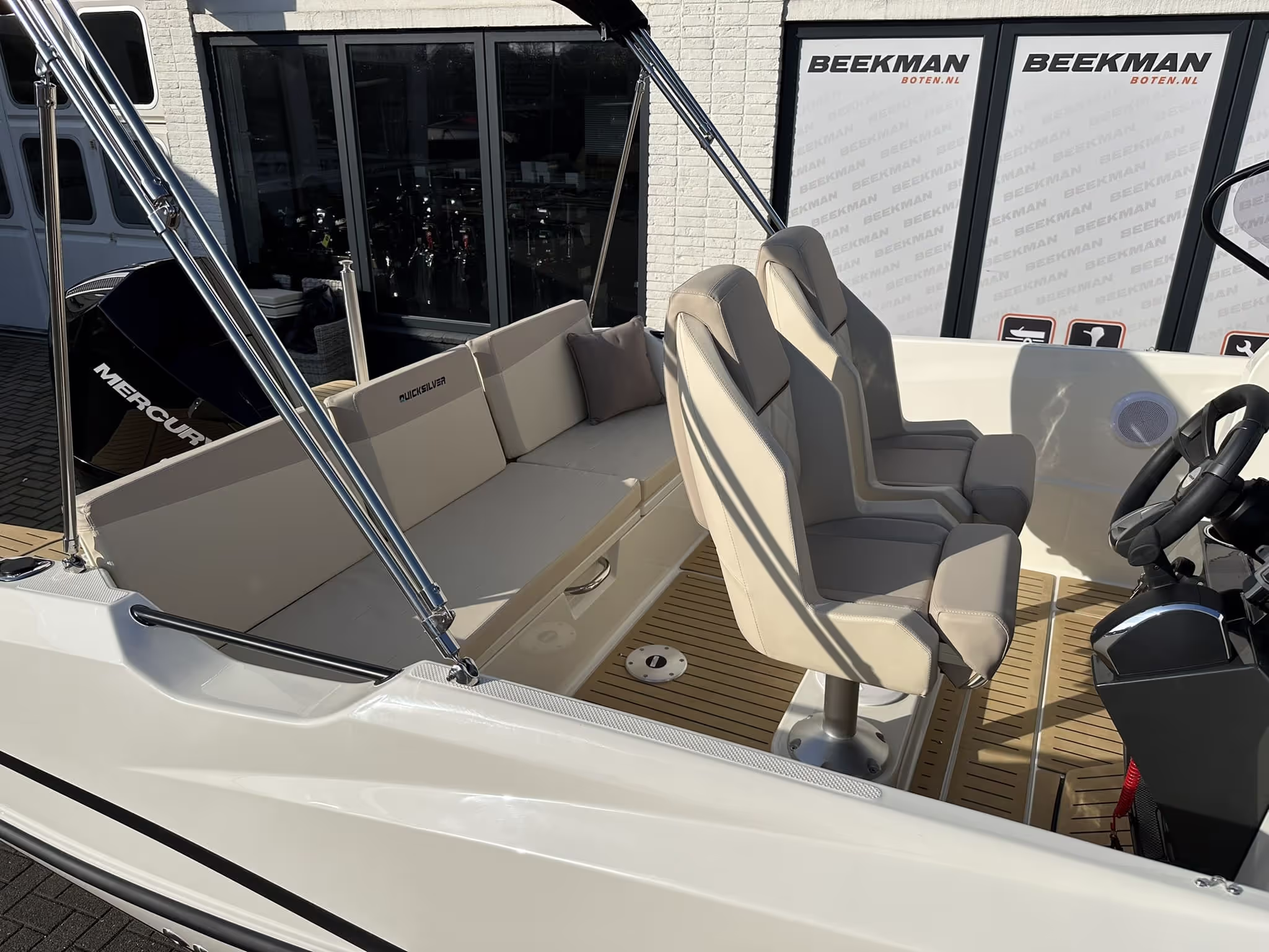 Quicksilver 705 Open