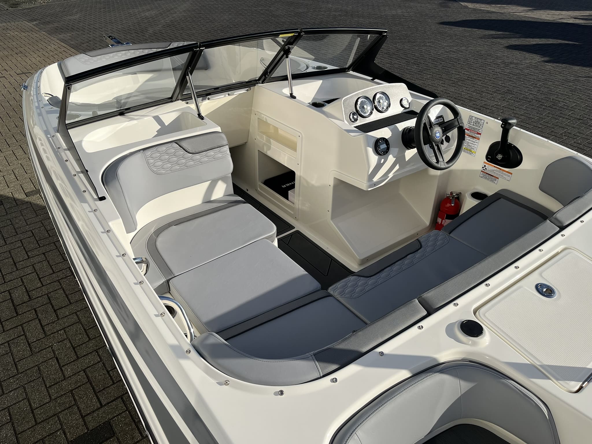 Bayliner Element M17