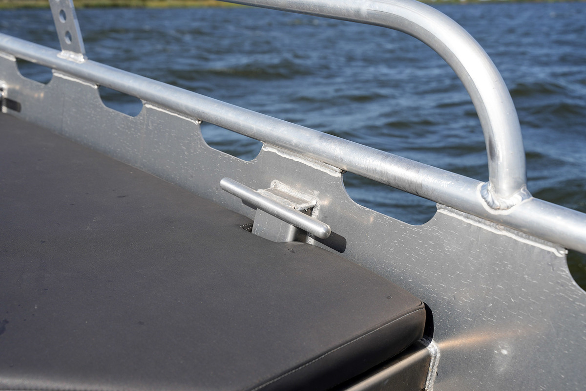 Dock Steel 650