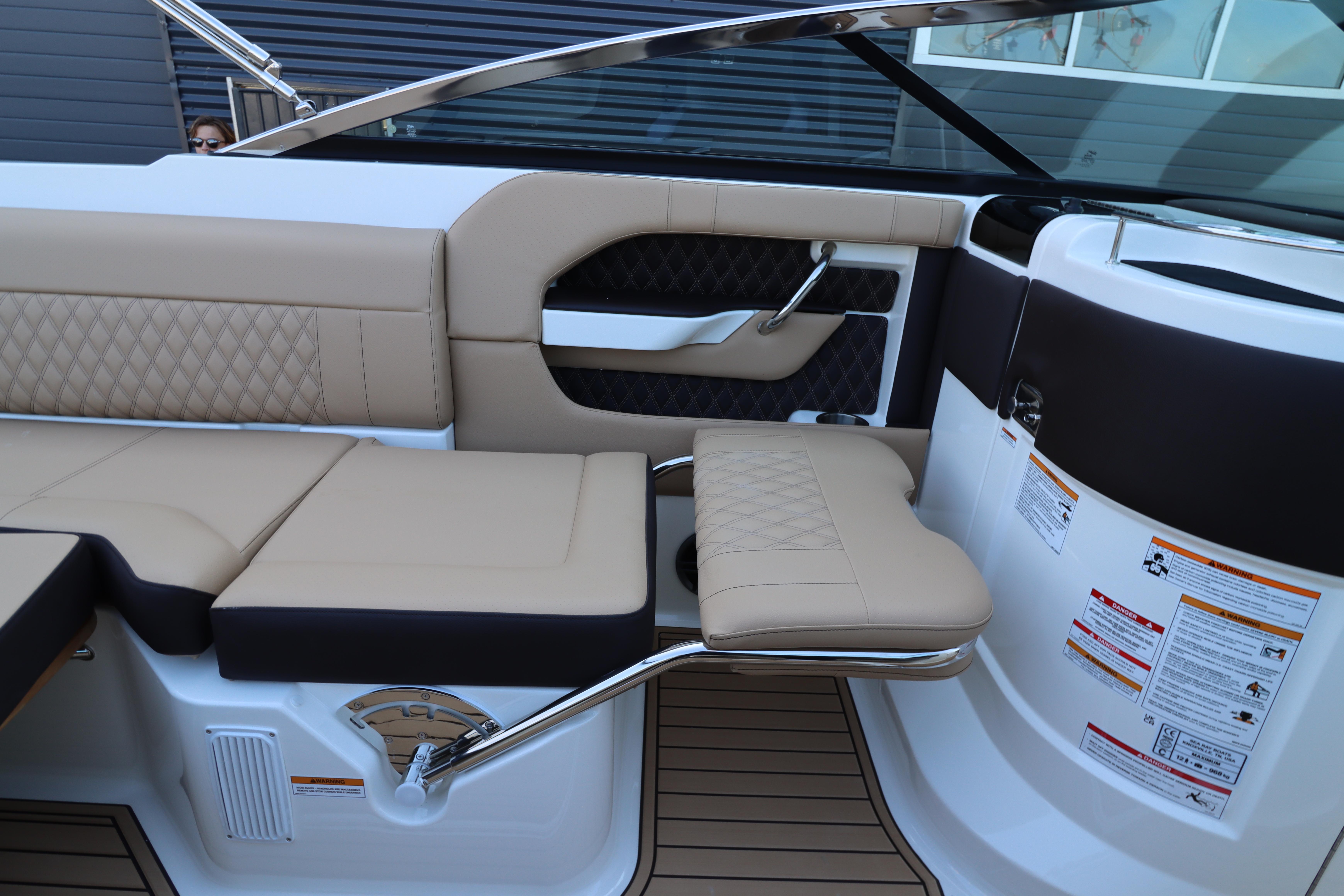 Sea Ray SLX 250